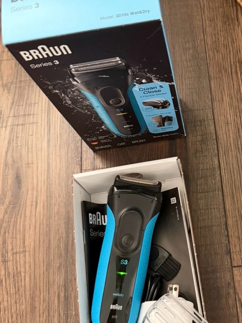 Braun Series 3 Electric Razor for Men, Rechargeable Wet Dry Shaver, 310s New